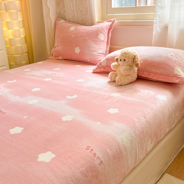 91家纺网 家纺一手货源 找家纺 川悦生活 2024新款加厚牛奶绒印花单床笠 床笠暖星星