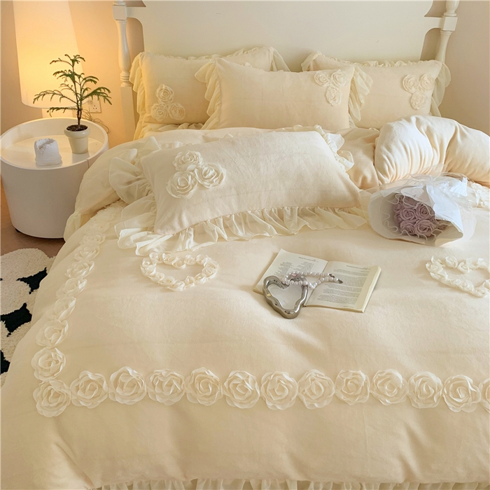 91家纺网 家纺一手货源 找家纺 富盛家纺 2024新款牛奶绒盘花刺绣四件套-玫瑰花园 玫瑰花园-黄