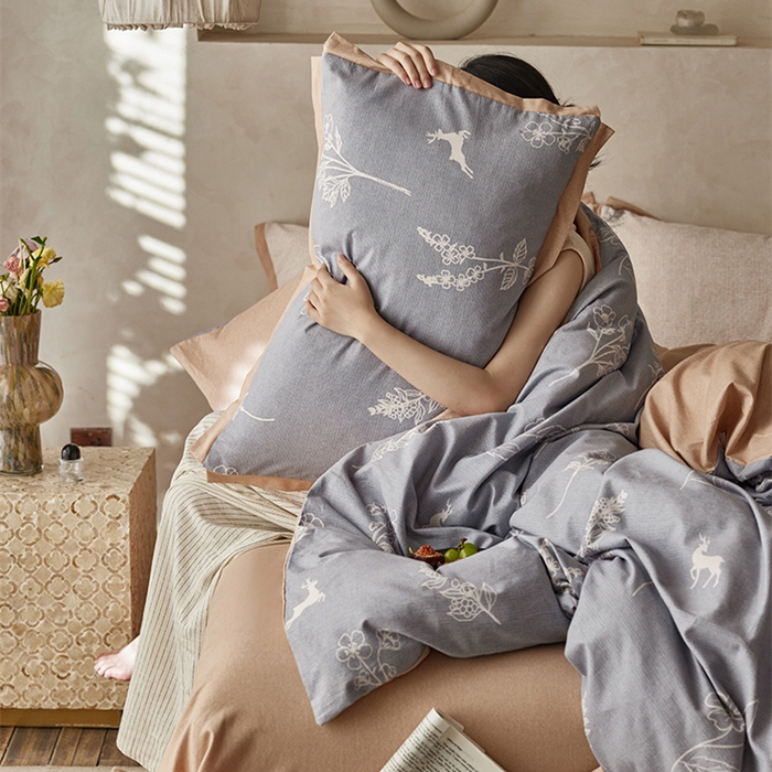 91家纺网 家纺一手货源 找家纺 2024新款全棉磨毛印花工艺款四件套 芊芊之恋