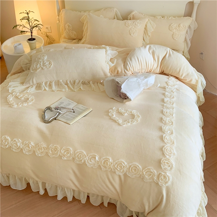 91家纺网 家纺一手货源 找家纺 富盛家纺 2024新款牛奶绒盘花刺绣四件套-玫瑰花园 玫瑰花园-黄