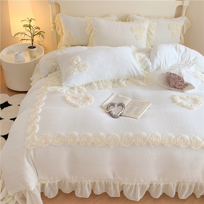 91家纺网 家纺一手货源 找家纺 富盛家纺 2024新款牛奶绒盘花刺绣四件套-玫瑰花园 玫瑰花园-白
