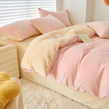 晨曦 2024秋冬新品ins简约风牛奶绒双拼四件套 微醺奶油黄粉