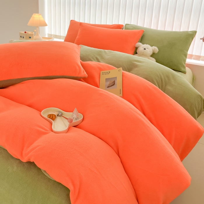 91家纺网 家纺一手货源 找家纺 言熙居 2024新款纯色双拼30克8一9斤牛奶绒四件套 艳橙拼果绿