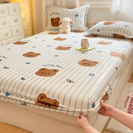 91家纺网 家纺一手货源 找家纺 川悦生活 2024新款加厚牛奶绒印花单床笠 床笠幸运咪熊