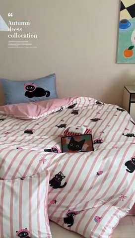 91家纺网 家纺一手货源 找家纺 2024新款40支13372全棉数码大版趣味系列四件套 粉条黑猫