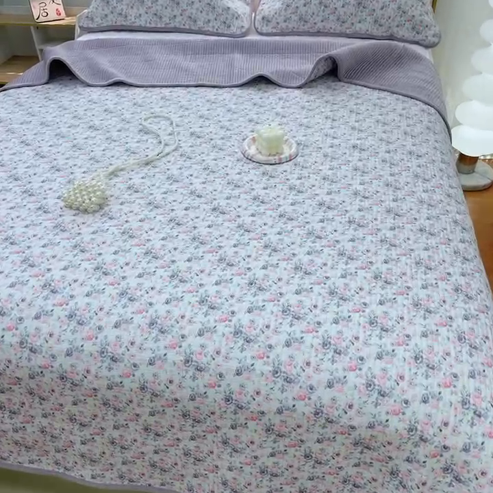 91家纺网 家纺一手货源 找家纺 2024新款棉加绒双面两用四季款床盖三件套 紫町花