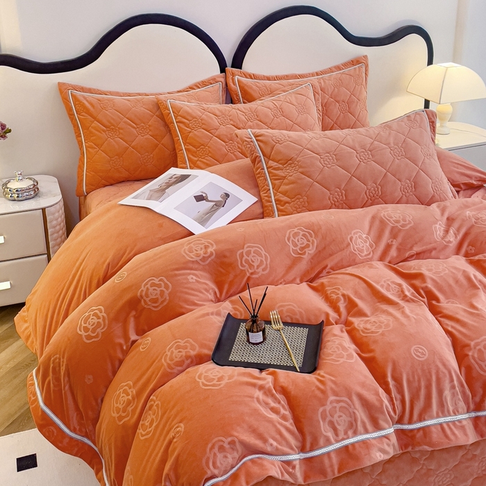 91家纺网 家纺一手货源 找家纺 优乐家纺 2025新款高克重宝宝绒夹棉床盖系列单枕套 爱丽丝-香橙橘