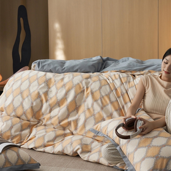 91家纺网 家纺一手货源 找家纺 2024新款全棉磨毛印花工艺款四件套 追光