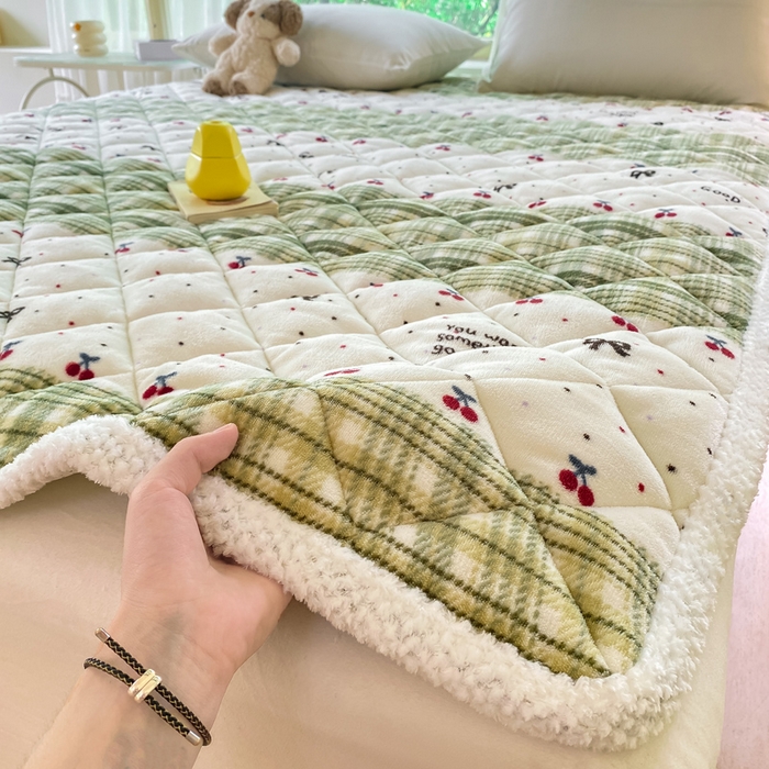 91家纺网 家纺一手货源 找家纺 正邦家纺 2024新款牛奶绒床垫小清新加厚床褥保暖宽包边可机洗床护垫床褥 樱桃花语