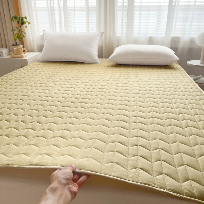 91家纺网 家纺一手货源 找家纺 2024新款40支全棉夹棉床垫 浅黄