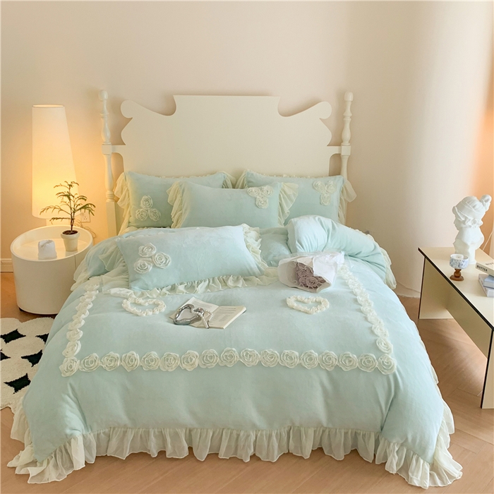 91家纺网 家纺一手货源 找家纺 富盛家纺 2024新款牛奶绒盘花刺绣四件套-玫瑰花园 玫瑰花园-绿