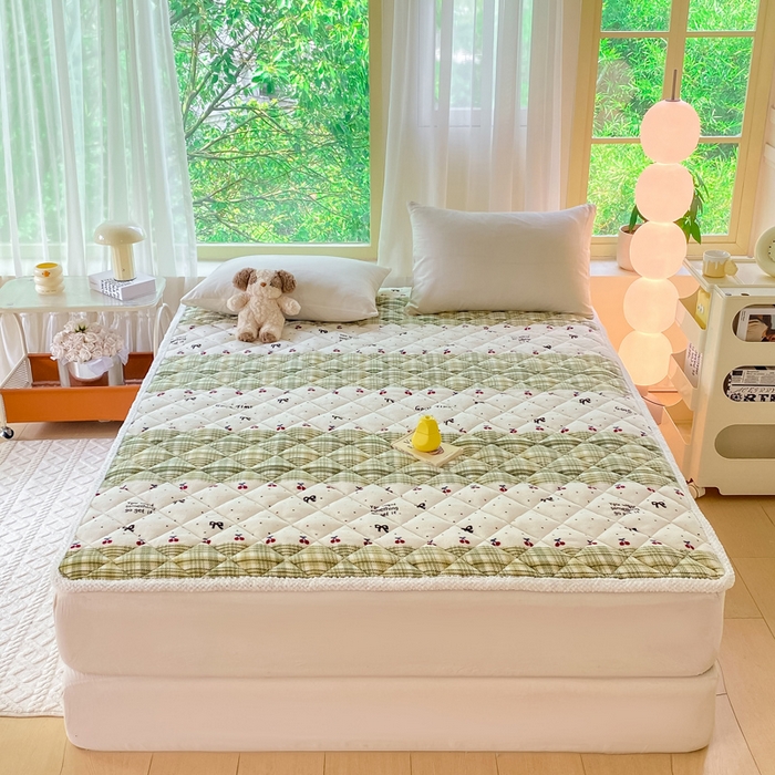 91家纺网 家纺一手货源 找家纺 正邦家纺 2024新款牛奶绒床垫小清新加厚床褥保暖宽包边可机洗床护垫床褥 樱桃花语