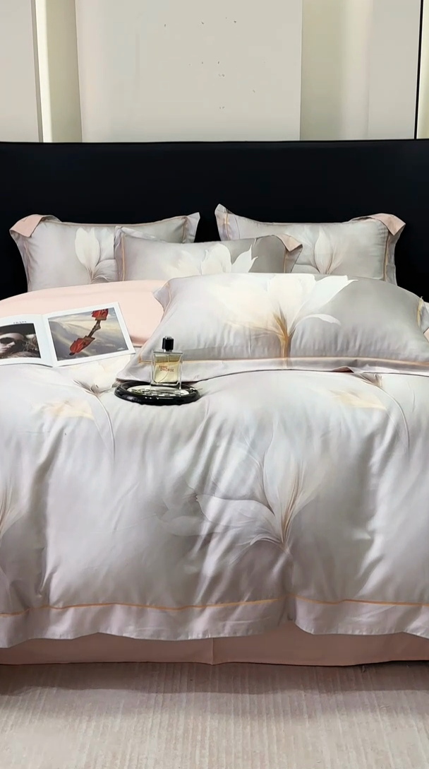 91家纺网 家纺一手货源 找家纺 舒慕 2025新款阳绒天丝棉磨毛数码印花缇芙绒四件套 雨的印记