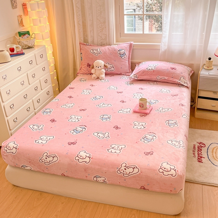 91家纺网 家纺一手货源 找家纺 川悦生活 2024新款加厚牛奶绒印花单床笠 床笠点点奶狗