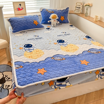 91家纺网 家纺一手货源 找家纺 孩子王 2024新款印花牛奶绒薄款床垫加厚绒保暖床护垫床笠 床笠款-梦幻月球