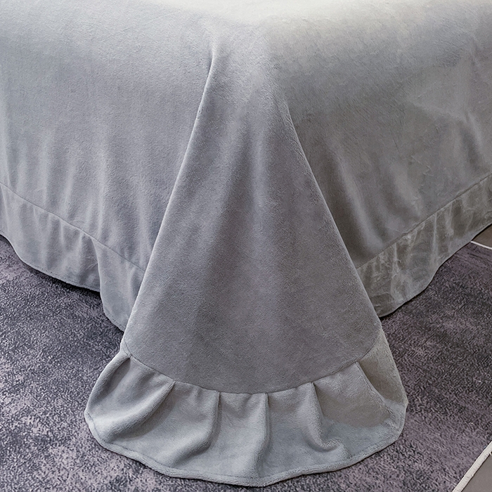 91家纺网 家纺一手货源 找家纺 蕾诺家纺 2024新款牛奶绒刺绣纯色亲肤保暖四件套 高级灰