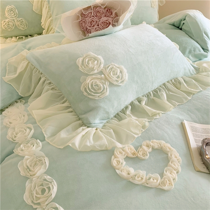 91家纺网 家纺一手货源 找家纺 富盛家纺 2024新款牛奶绒盘花刺绣四件套-玫瑰花园 玫瑰花园-绿