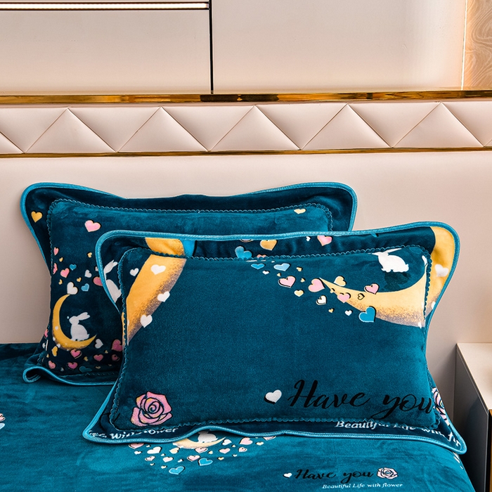 91家纺网 家纺一手货源 找家纺 绒品荟家纺 2025新款牛奶绒四件套 恋人港湾