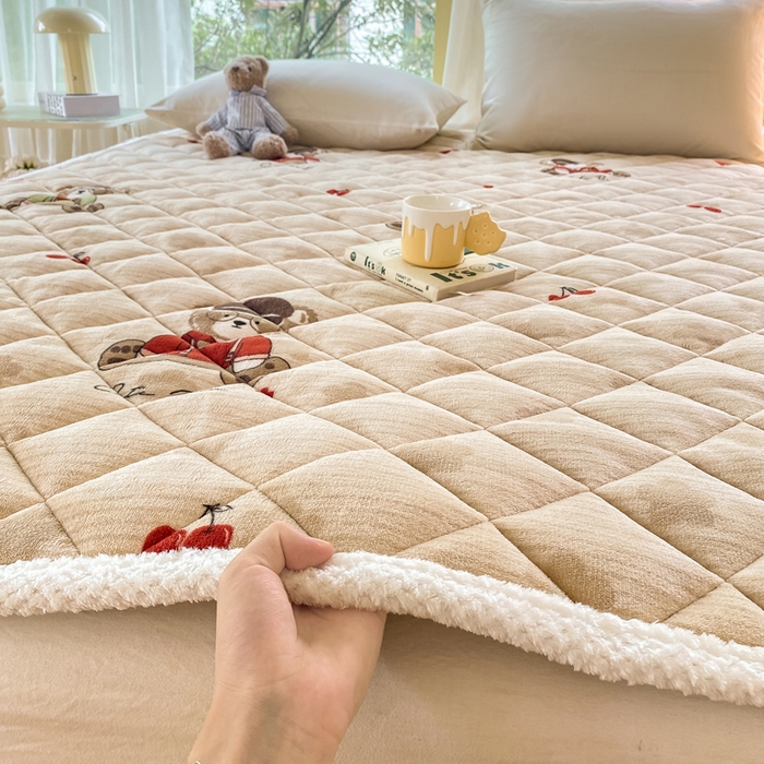 91家纺网 家纺一手货源 找家纺 正邦家纺 2024新款牛奶绒床垫小清新加厚床褥保暖宽包边可机洗床护垫床褥 小呆熊