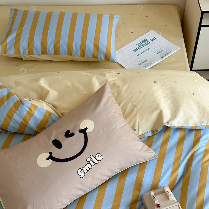 91家纺网 家纺一手货源 找家纺 2024新款40支13372全棉数码大版趣味系列四件套 卡其笑脸