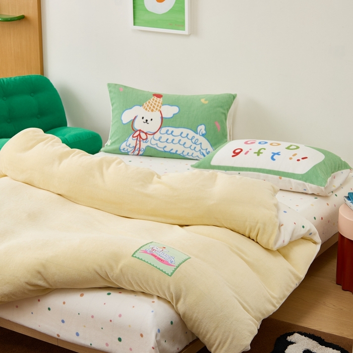 91家纺网 家纺一手货源 找家纺 呗旺鹿 2024新款加厚保暖设计师款高克重牛奶绒贴标款四件套【原创】 贴标款-线条小狗