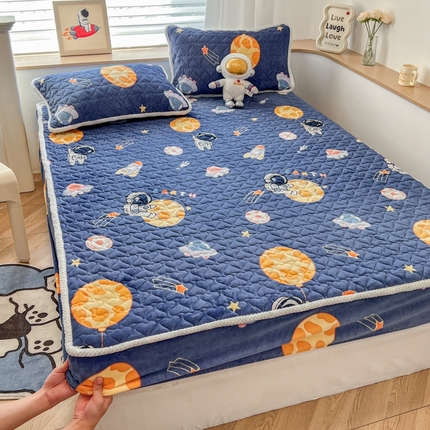 孩子王 2024新款印花牛奶绒薄款床垫加厚绒保暖床护垫床笠 床笠款-飞行太空