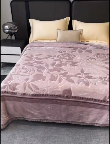 91家纺网 家纺一手货源 找家纺 凯轩毛毛毯毯子网销专供 2024新款新中式大版印花双层云毛毯毯子 谜恋