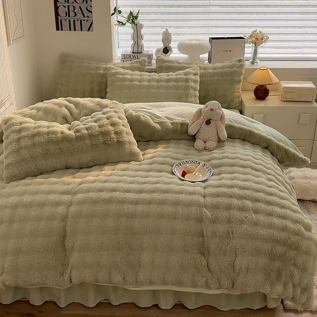 91家纺网 家纺一手货源 找家纺 欧冠家纺 2024秋冬新款纯色泡泡绒和七彩泡泡床裙款四件套 泡泡-抹茶绿