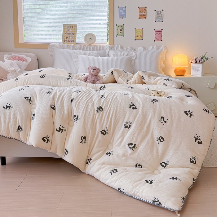 91家纺网 家纺一手货源 找家纺 芯恋家居 2025新款秋冬款母婴级全棉皱皱双层纱大豆被春秋被加厚大豆被 竹林熊猫