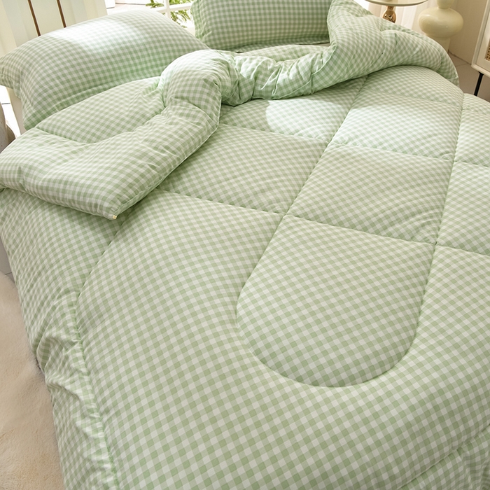 91家纺网 家纺一手货源 找家纺 圣楚家纺 2024新款绗缝保暖印花冬被 绿小格