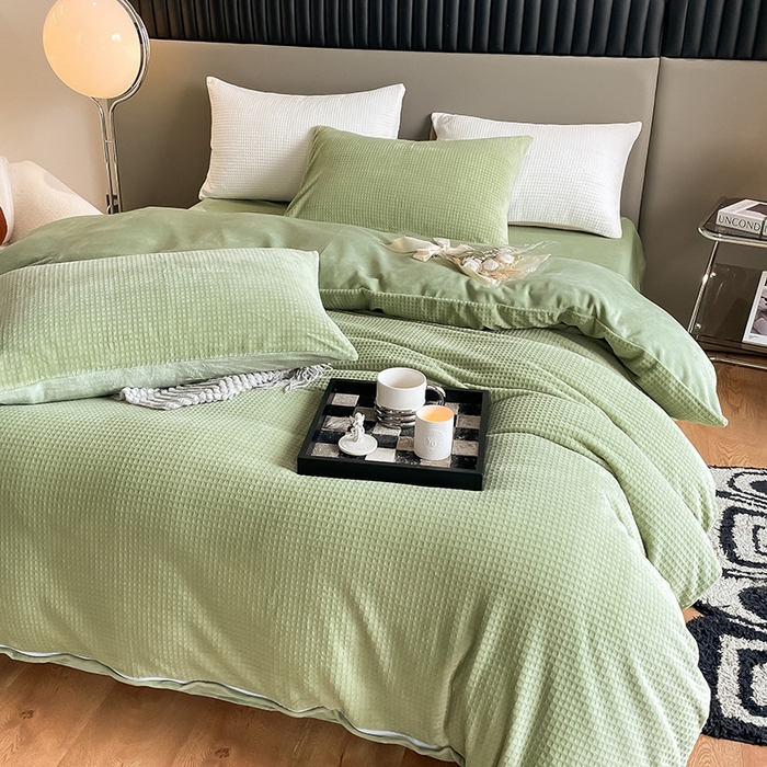 91家纺网 家纺一手货源 找家纺 雅居纺家纺 2024新款简约风雕花绒四件套 华夫格绒-水绿