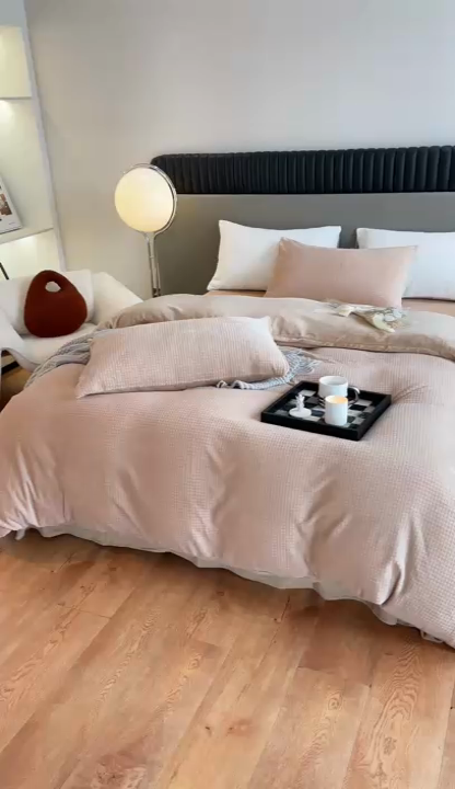 91家纺网 家纺一手货源 找家纺 雅居纺家纺 2024新款简约风雕花绒四件套 华夫格绒-奶咖