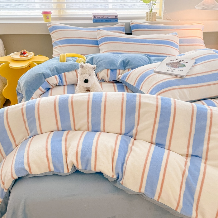 91家纺网 家纺一手货源 找家纺 雅居纺家纺 2024新款高克重印花牛奶绒四件套 蓝色竖条