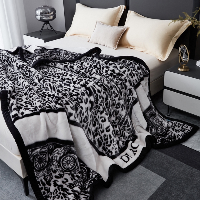 91家纺网 家纺一手货源 找家纺 凯轩毛毛毯毯子网销专供 2024新款新中式大版印花双层云毛毯毯子 野兽派