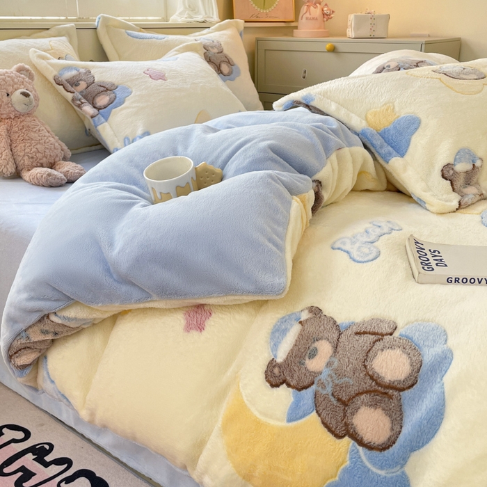 91家纺网 家纺一手货源 找家纺 沐慕 2024新款卡通印花雪花绒四件套加厚牛奶绒四件套 可爱熊