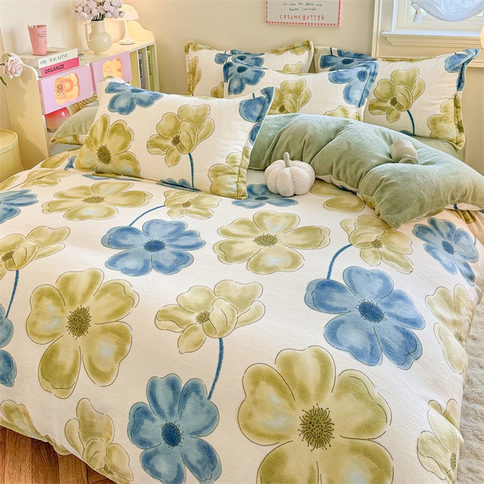 91家纺网 家纺一手货源 找家纺 名兮 2024新款卡通时尚风高克重牛奶绒四件套 卡罗