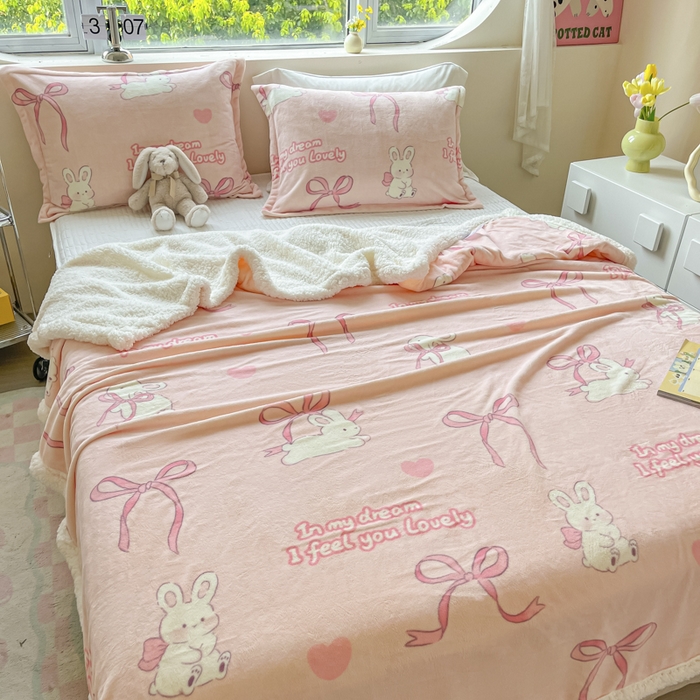 91家纺网 家纺一手货源 找家纺 沐慕 2024新款AB版牛奶绒拼羊羔绒毛毯毯子 毛毯-仙仙兔