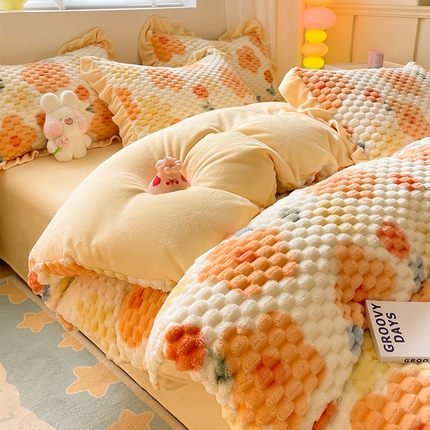 91家纺网 家纺一手货源 找家纺 （总）羚羊语家纺 2024新款230克提花豆豆绒牛奶绒四件套