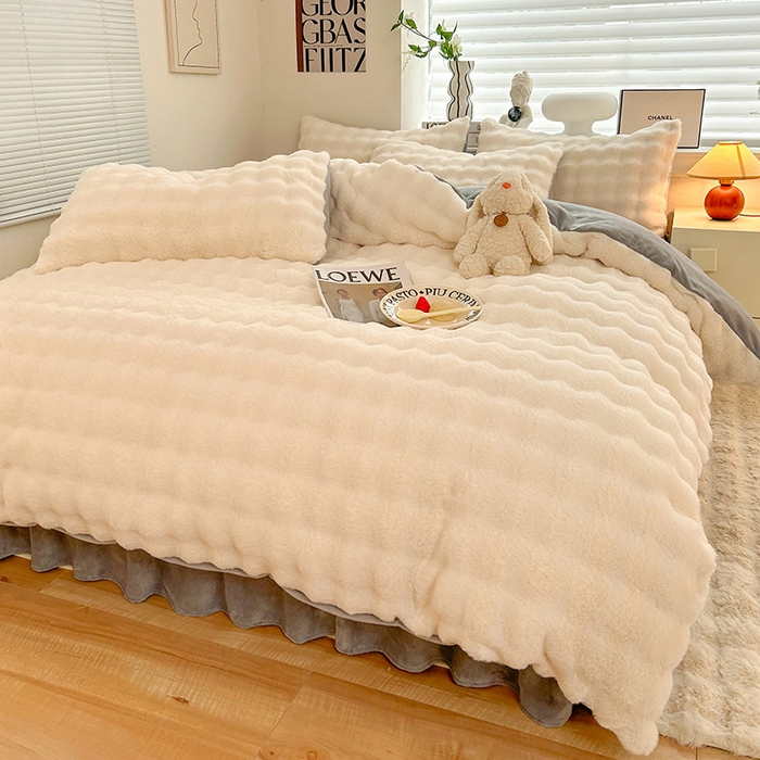 91家纺网 家纺一手货源 找家纺 欧冠家纺 2024秋冬新款纯色泡泡绒和七彩泡泡床裙款四件套 蓝泡泡-奶白灰