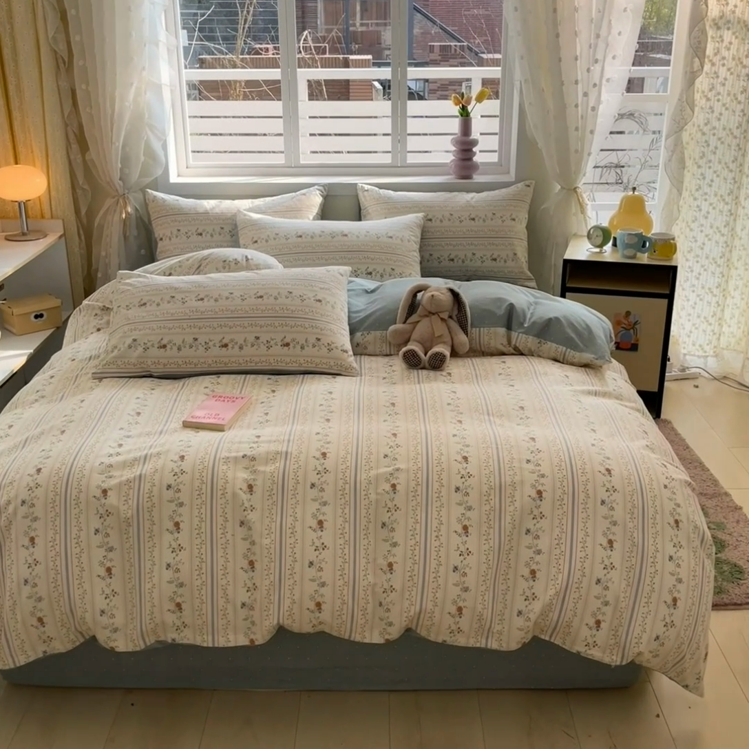 91家纺网 家纺一手货源 找家纺 麦伦家居 2024全棉斜纹13372小清新碎花卡通系列四件套 馥郁园-蓝