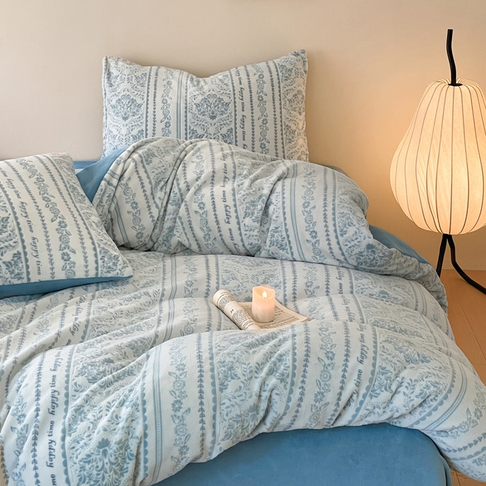 91家纺网 家纺一手货源 找家纺 雅居纺家纺 2024新款花卉雕花绒四件套 法式风情-蓝