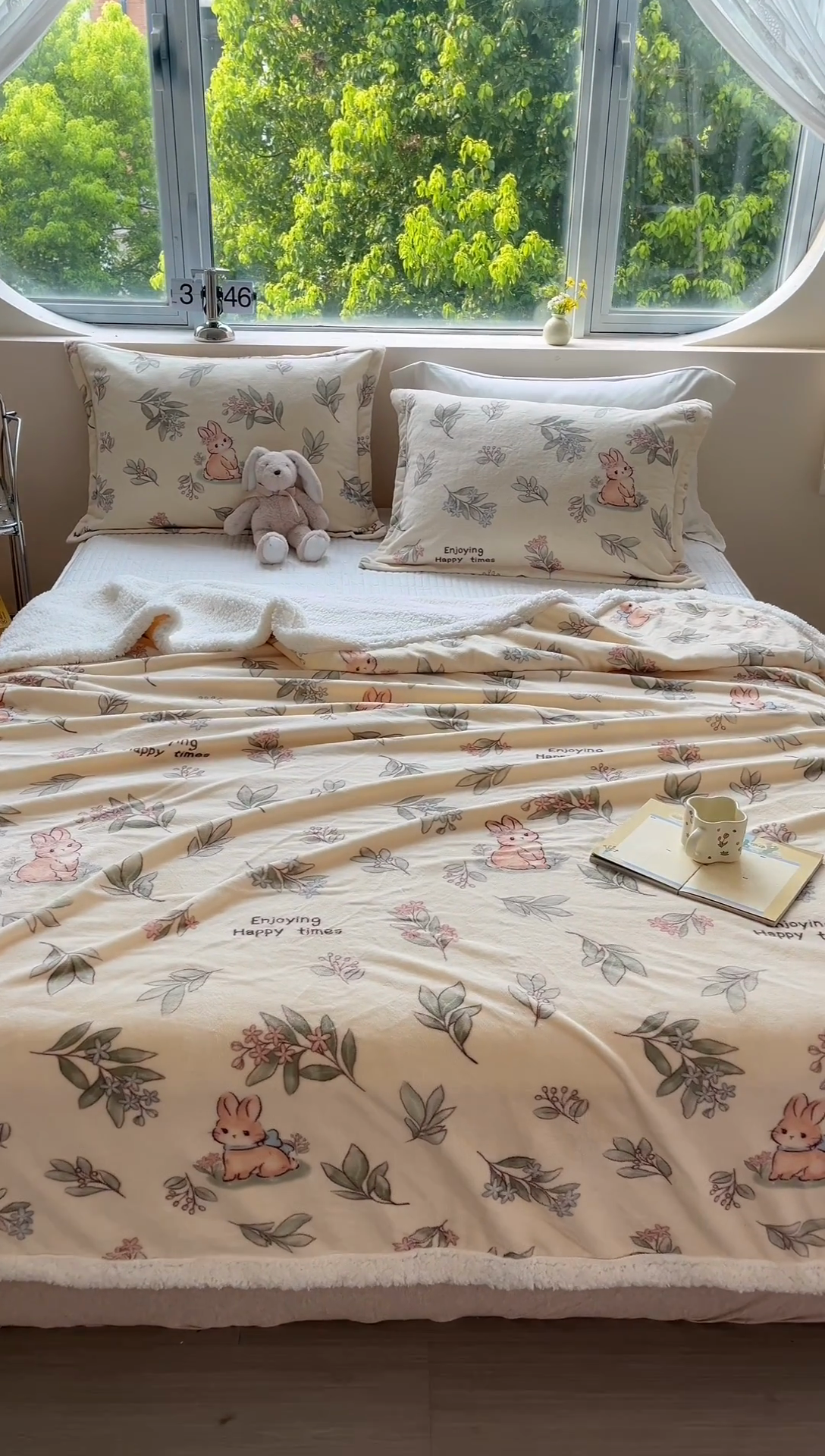 91家纺网 家纺一手货源 找家纺 沐慕 2024新款AB版牛奶绒拼羊羔绒毛毯毯子 毛毯-叶子小兔