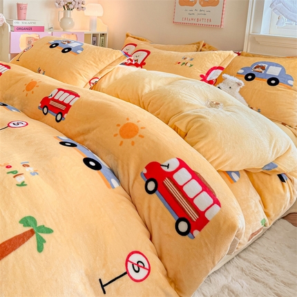 91家纺网 家纺一手货源 找家纺 （总）名兮 2024新款卡通时尚风高克重牛奶绒四件套