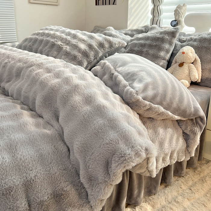 91家纺网 家纺一手货源 找家纺 欧冠家纺 2024秋冬新款纯色泡泡绒和七彩泡泡床裙款四件套 泡泡-高级灰