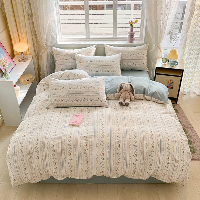 91家纺网 家纺一手货源 找家纺 麦伦家居 2024全棉斜纹13372小清新碎花卡通系列四件套 馥郁园-蓝