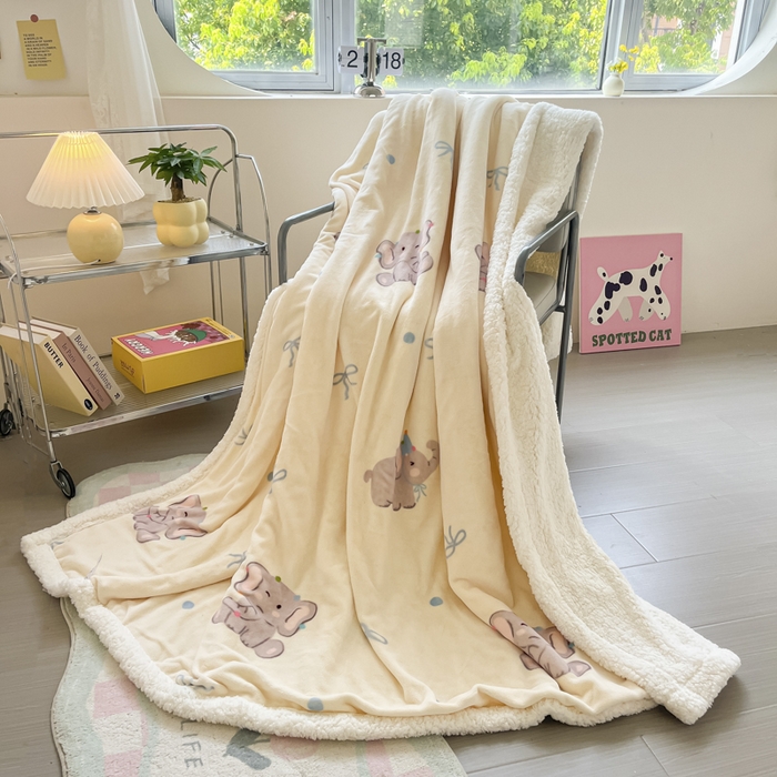 91家纺网 家纺一手货源 找家纺 沐慕 2024新款AB版牛奶绒拼羊羔绒毛毯毯子 毛毯-可爱小象