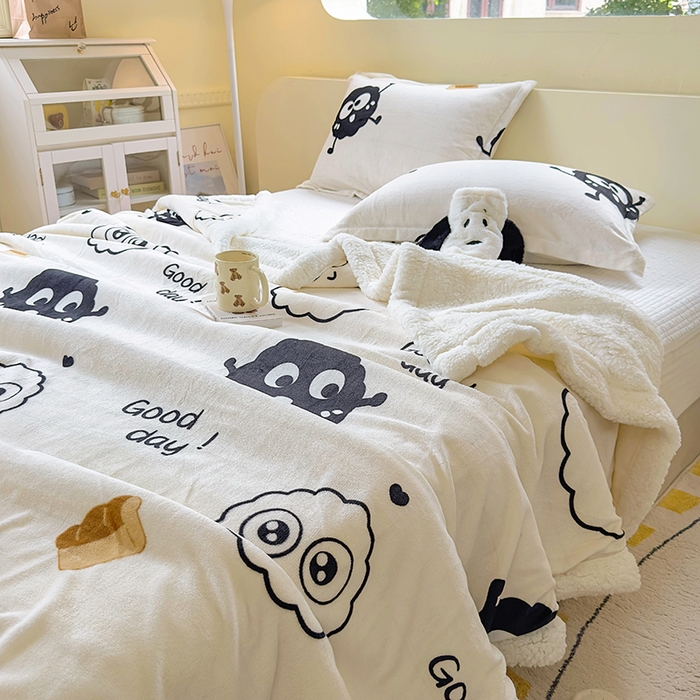 91家纺网 家纺一手货源 找家纺 沐慕 2024新款AB版牛奶绒拼羊羔绒毛毯毯子 毛毯-黑球球