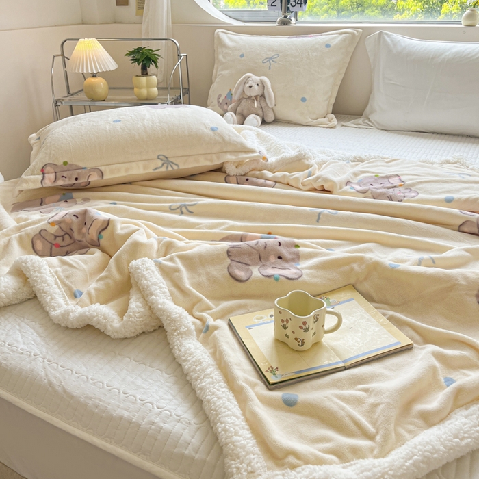 91家纺网 家纺一手货源 找家纺 沐慕 2024新款AB版牛奶绒拼羊羔绒毛毯毯子 毛毯-可爱小象