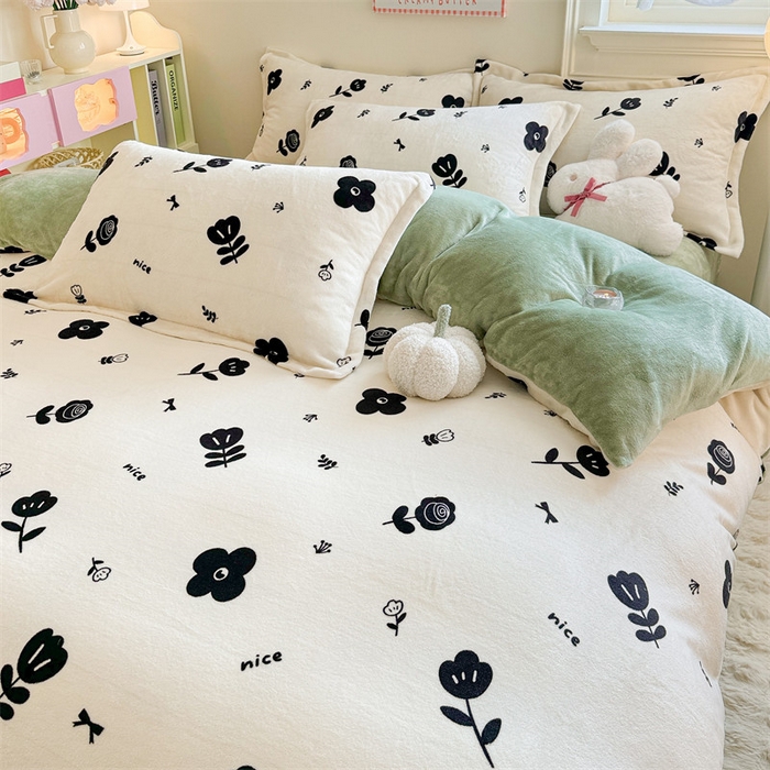 91家纺网 家纺一手货源 找家纺 名兮 2024新款卡通时尚风高克重牛奶绒四件套 花溪