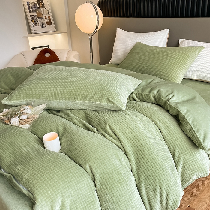 91家纺网 家纺一手货源 找家纺 雅居纺家纺 2024新款简约风雕花绒四件套 华夫格绒-水绿